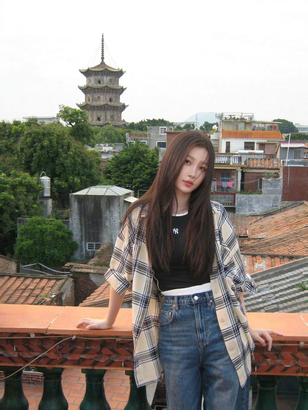  Esther Yu Shu Xin 虞书欣